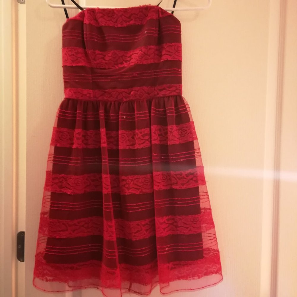 FINAL DAY -Strapless Red and black lace dress
